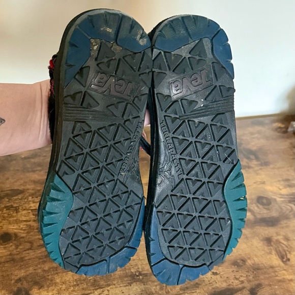 Teva Terradactyl Men’s Size 12 Outdoor Sport Sandals – Purple/Red/Teal Pattern - Picture 6 of 8